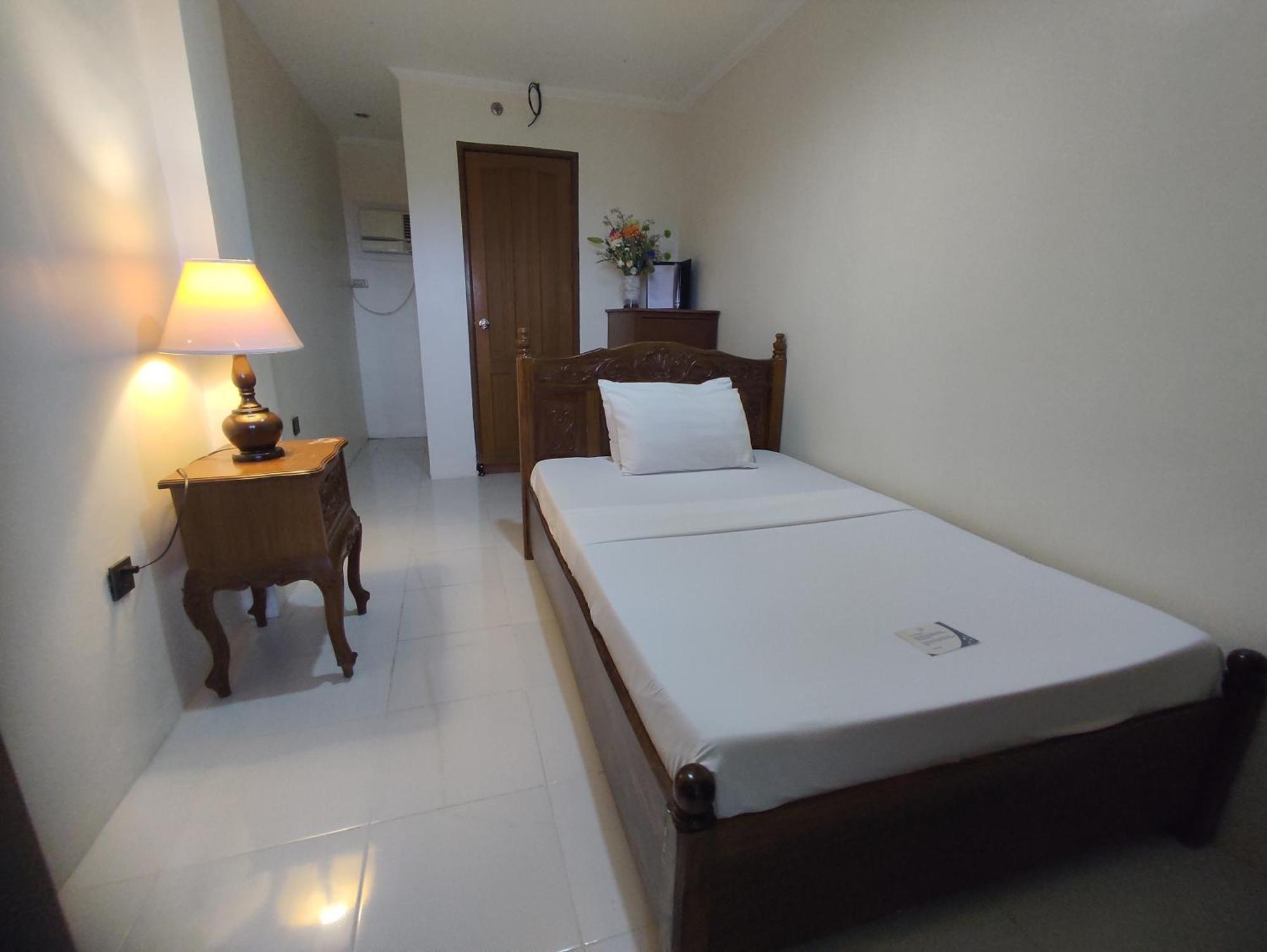 Villa Isabel Hotel Sorsogon Bagian luar foto