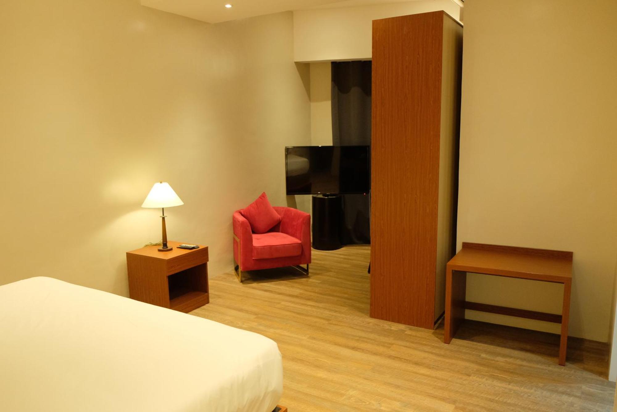 Villa Isabel Hotel Sorsogon Bagian luar foto